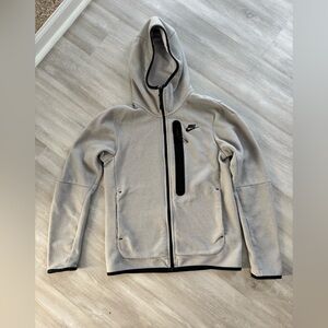 Nike Gray Zip-Up Jacket and matching pants NIKE Tech